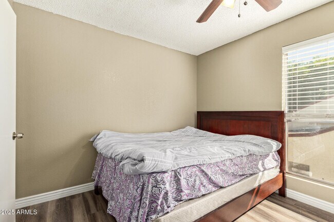 Building Photo - 501 E Topeka Dr