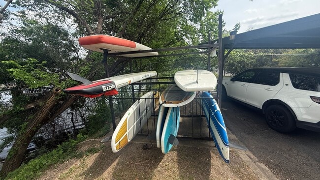 Building Photo - Gorgeous Condo nestled right on Lady Bird Lake!
