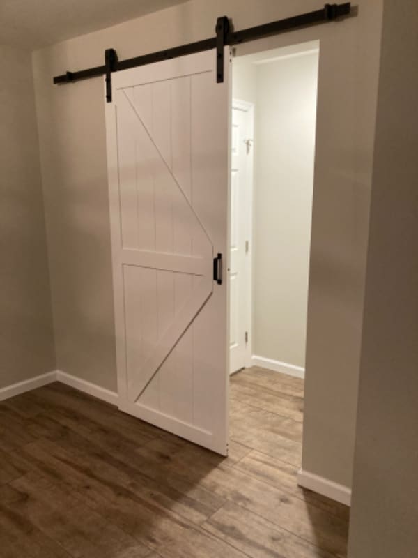 Building Photo - 1050 Stonybridge or Stoneybridge Dr