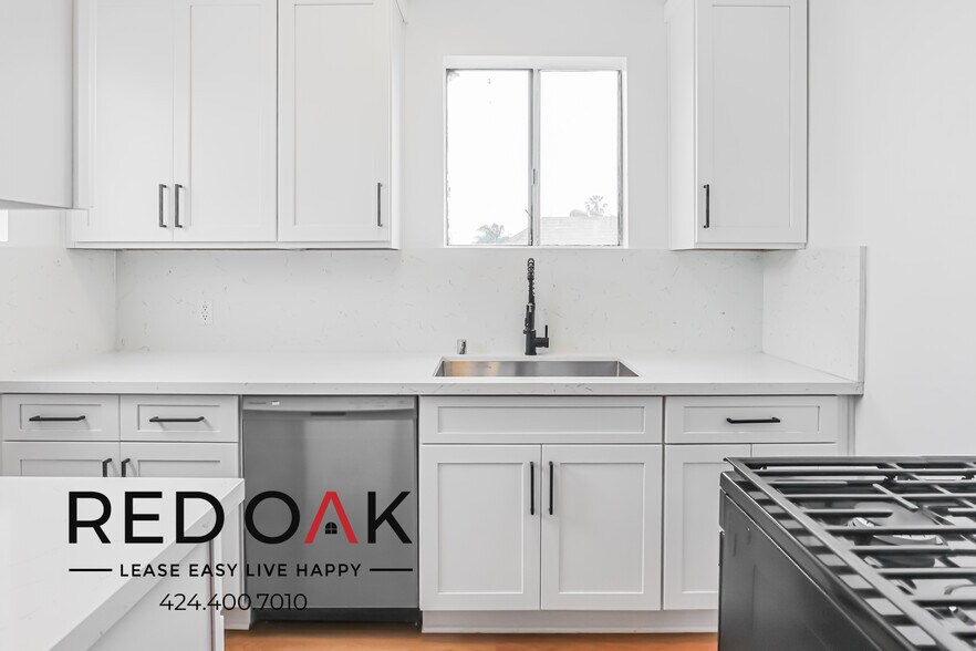 Building Photo - 4348 Lockwood Ave