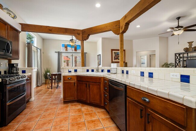 Building Photo - 53845 Avenida Alvarado