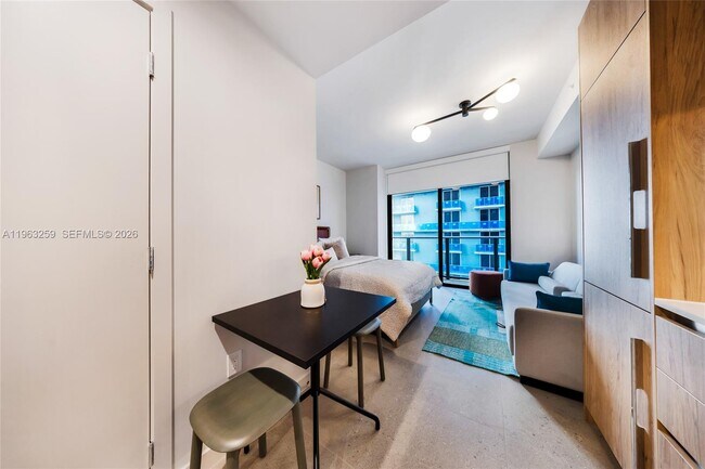 Building Photo - 11 NE 6th St