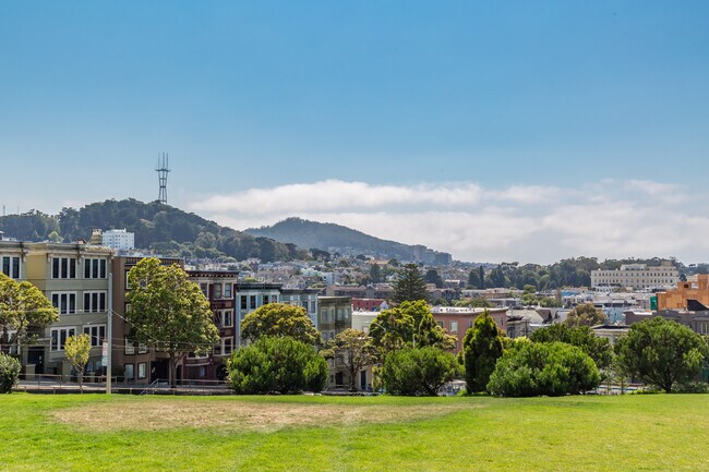 Building Photo - 988 Fulton St