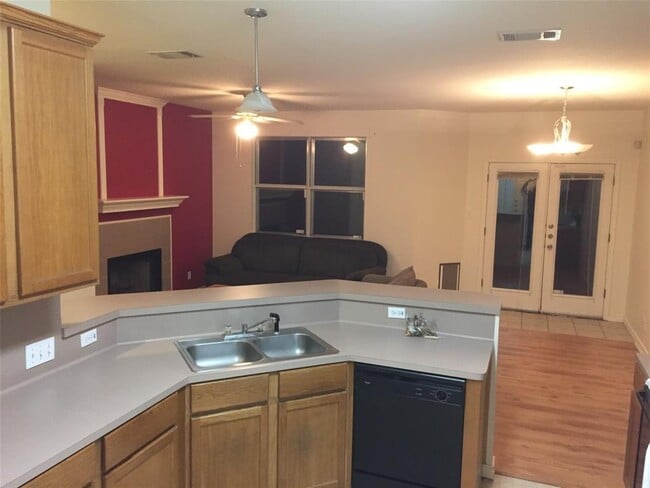 Building Photo - 8010 Willet Trail