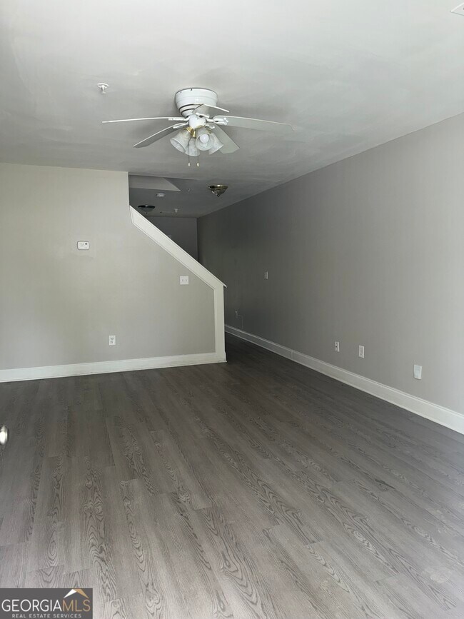 Building Photo - 1240 Pinedale Cir NW