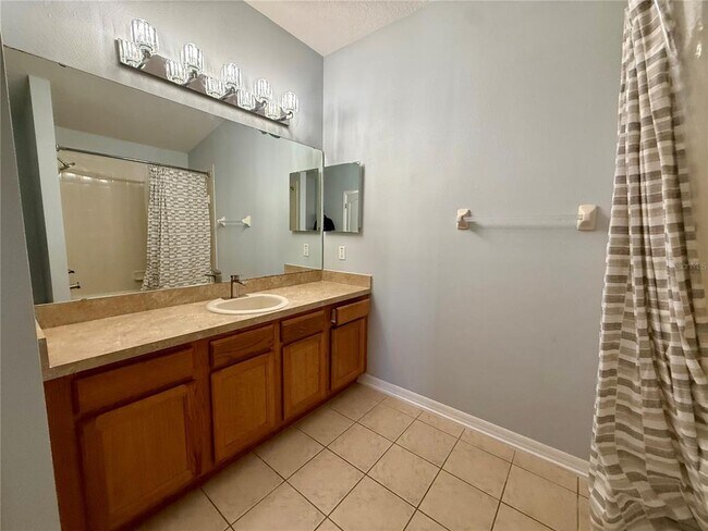 Building Photo - 1040 Sleepy Oak Dr