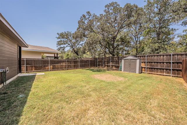 Building Photo - 561 Concho St