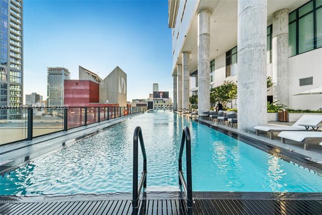 Building Photo - 398 NE 5th St