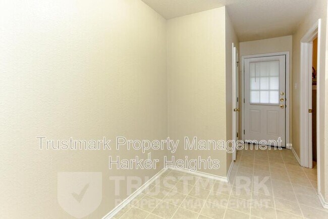 Building Photo - 4501 Mattie Dr