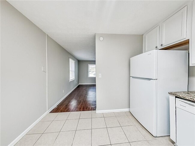 Building Photo - 457 Charleston Ln