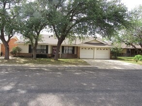 Building Photo - 2810 Teakwood Dr