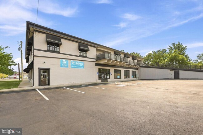 Building Photo - 443 Millwood Ave