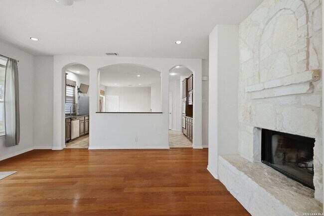 Building Photo - Spacious 5-Bedroom Home for Lease in Desirable Cibolo Location!