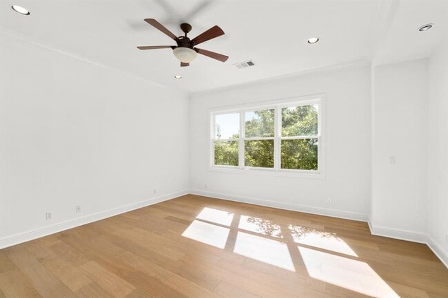 Building Photo - 1101 Sprague Ln