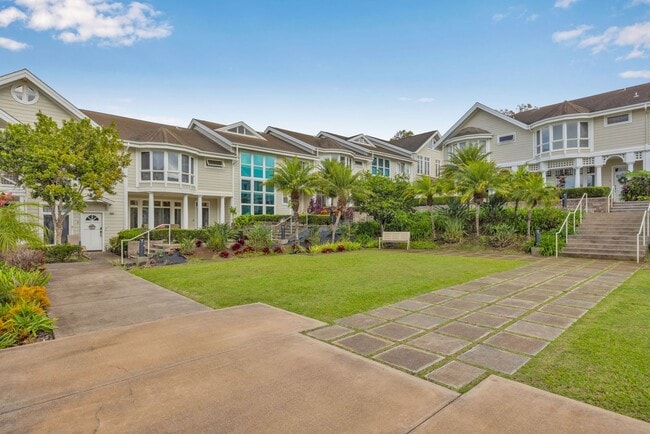 Building Photo - Spacious Upcountry Townhome with Ocean Vie...