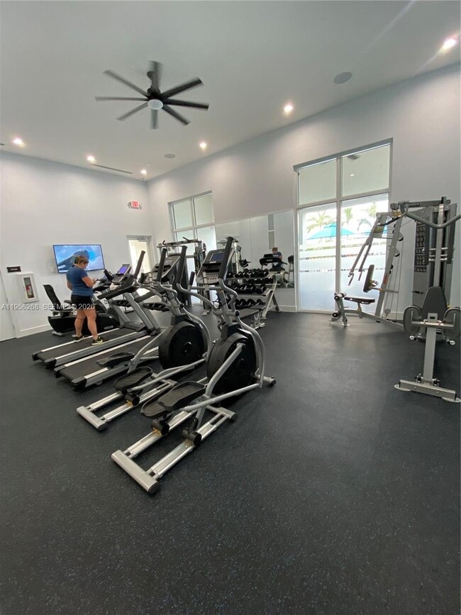 Building Photo - 2640 SE 19th St