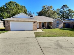 Building Photo - Updated home in Ocean Springs!