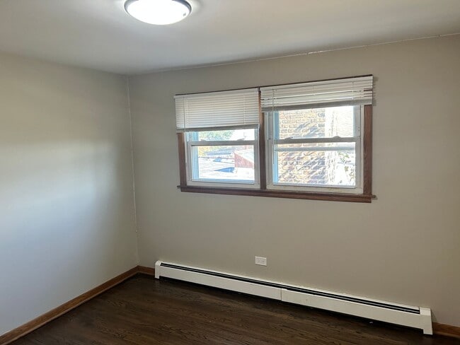 Building Photo - 5645 W 63rd Pl