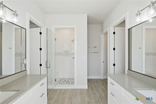 Building Photo - 193 Waikakaaua Dr