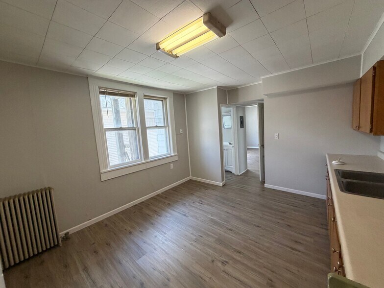 Building Photo - 1508 W 14th St