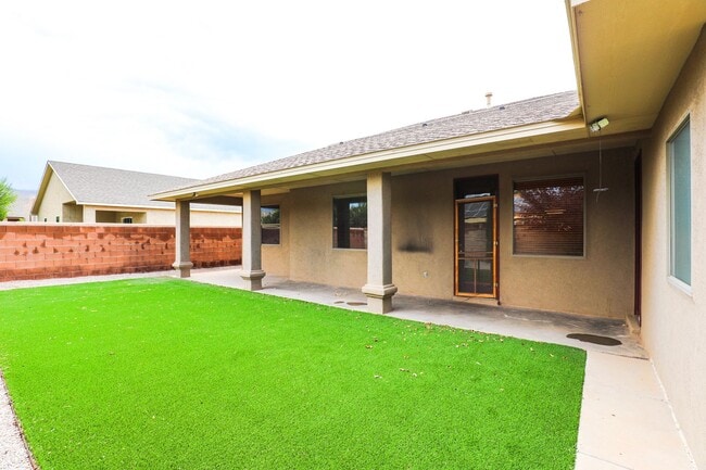 Building Photo - 3 Bedroom 2 Bathroom plus Office