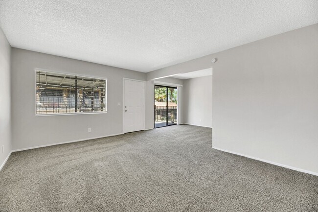 Building Photo - Cute 2 bedroom condo