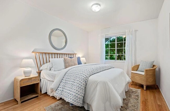 Building Photo - Stylish beautiful one bedroom