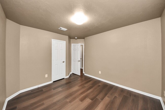 Building Photo - 6642 High Stone Ln