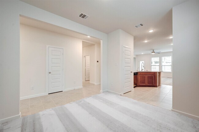 Building Photo - 18822 Fulvetta Haven Way