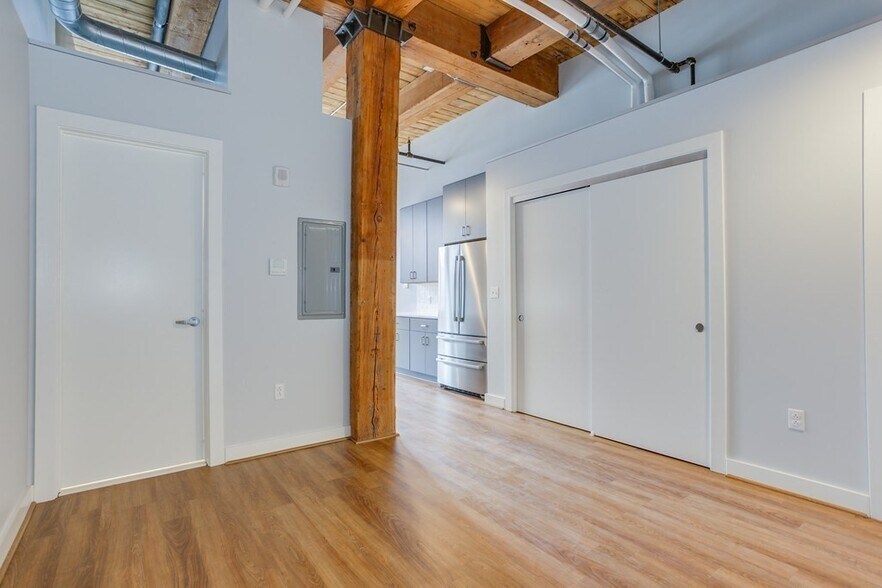 Building Photo - 63 Melcher St