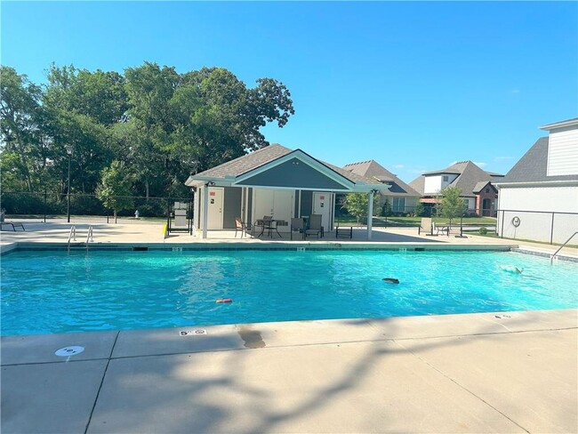 Building Photo - 3462 W Tuscan Rd