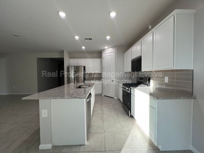 Building Photo - 3435 S 177th Dr