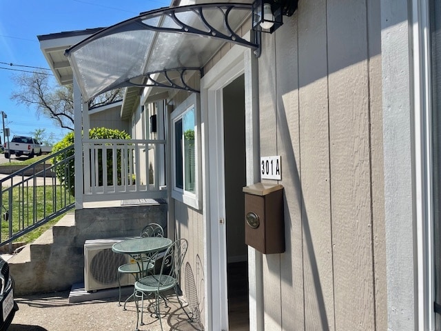 Front seating area - 301 Bitner St