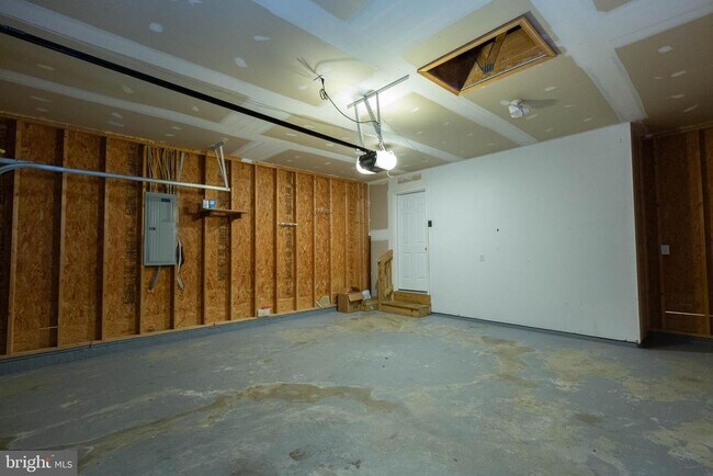 Building Photo - 59 Stork Ln