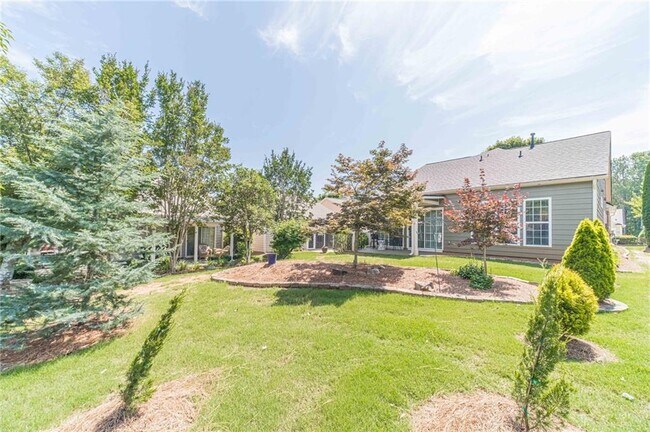 Building Photo - 6260 Brookside Ln