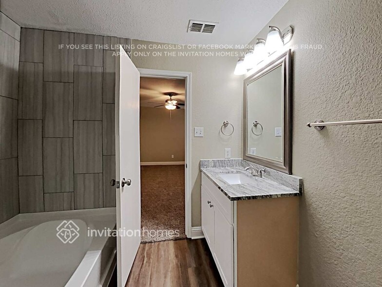 Building Photo - 2361 Live Oak Dr