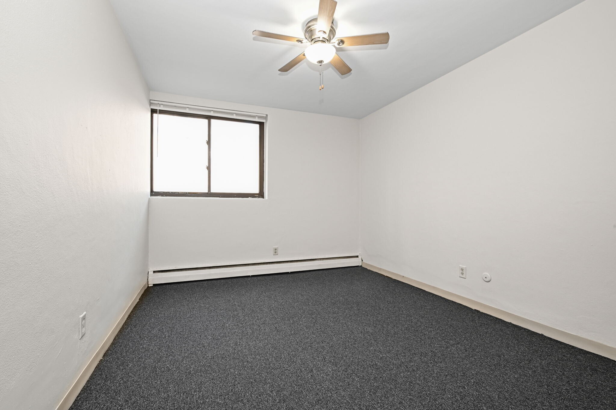 Building Photo - 515 5th St SE