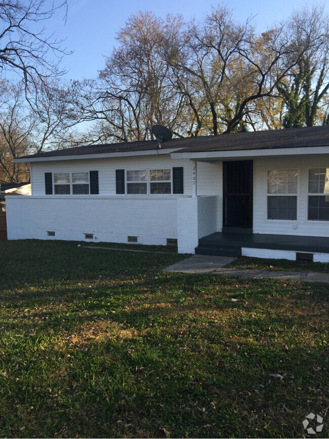 Building Photo - 2407 Medaris Rd NW