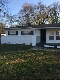 Building Photo - 2407 Medaris Rd NW