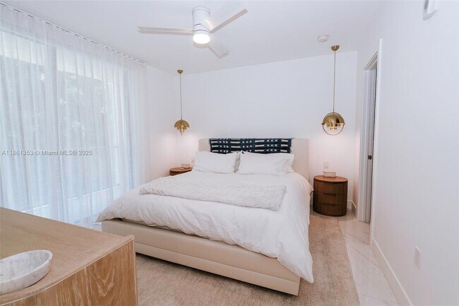 Building Photo - 3040 N Ocean Blvd