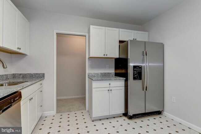 Building Photo - 9708 Kingsbridge Dr