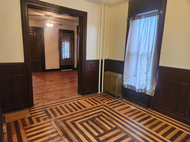 Building Photo - 17 Frederick St