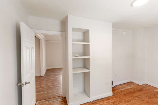 Building Photo - Spacious 2BR in Auburn with Off-Street Parking | $1,575 | AVAILABLE NOW