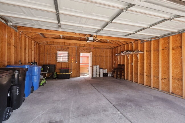 Building Photo - 1724 N Keeler Ave