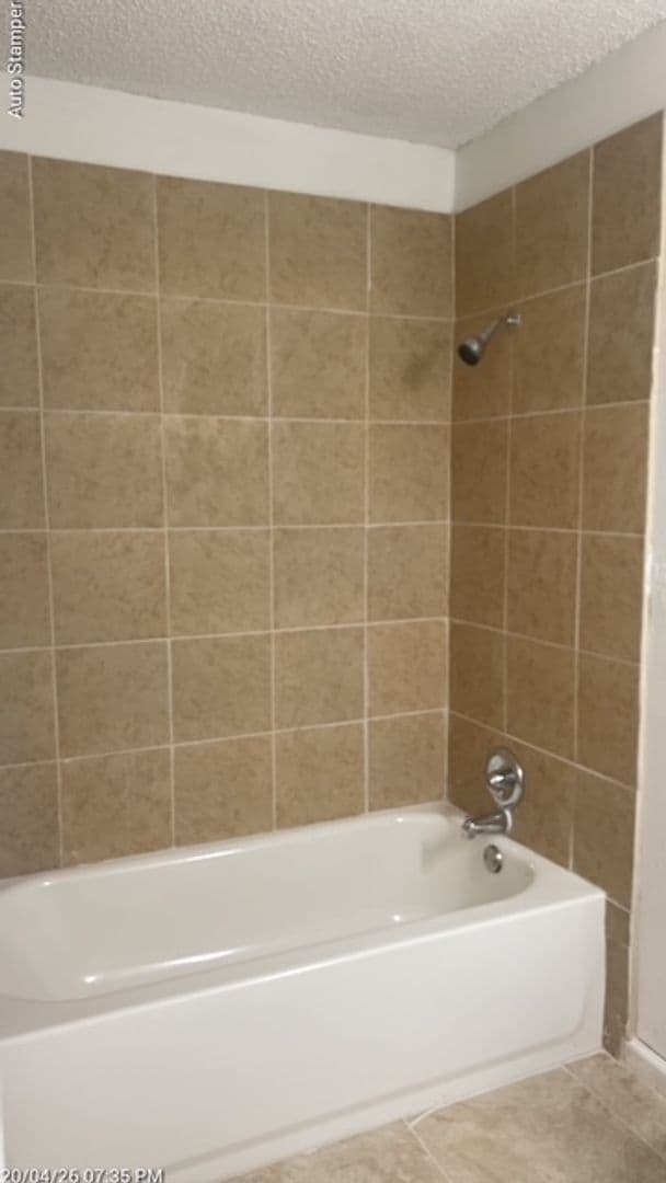 Building Photo - 405 Bryan Dr