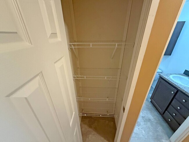 Building Photo - 2501 N Apperson Way