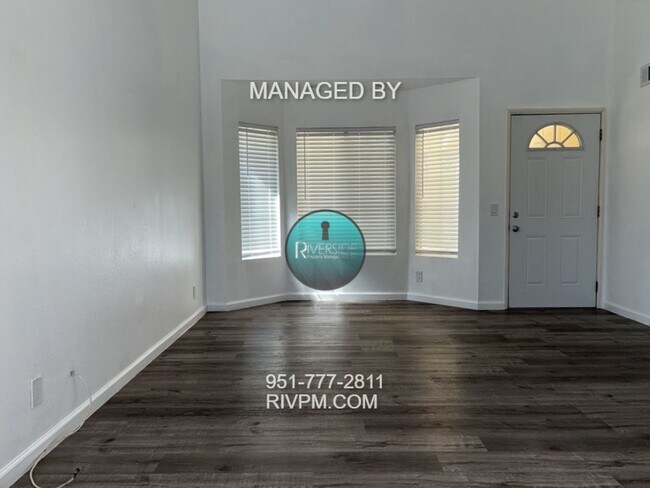 Building Photo - STUNNING POOL HOME IN MORENO VALLEY!! SOLAR INCLUDED!!