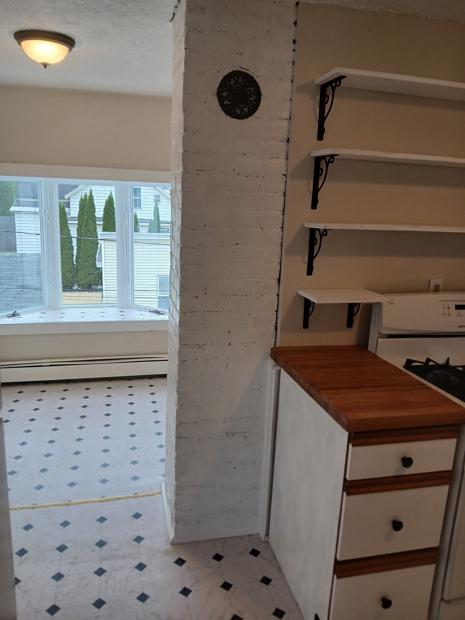 Breakfast Nook - 112 Library Ave