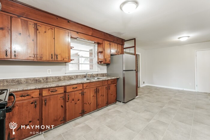 Building Photo - 2118 Cadden Rd