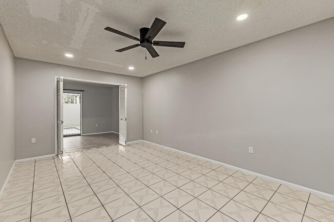Building Photo - 13066 N 100th Dr